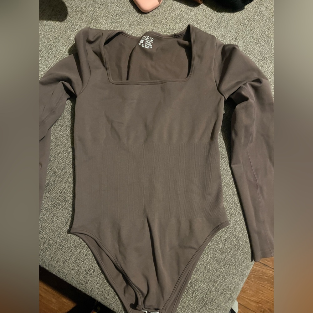 Long sleeve bodysuit.